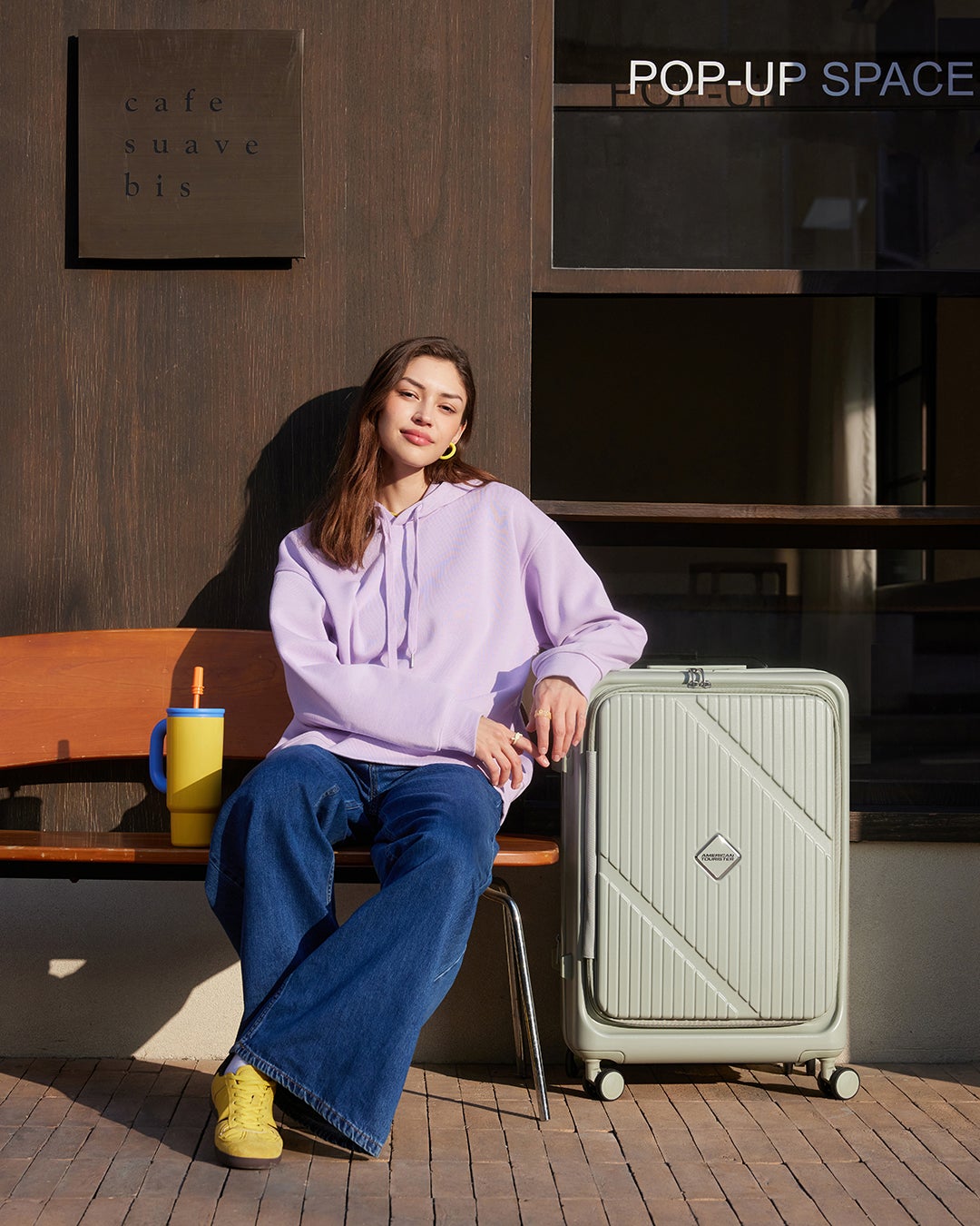 VELOX CARRY-ON SMALL SUITCASE 54CM EXPANDABLE BOOK-OPENING  lifestyle | American Tourister