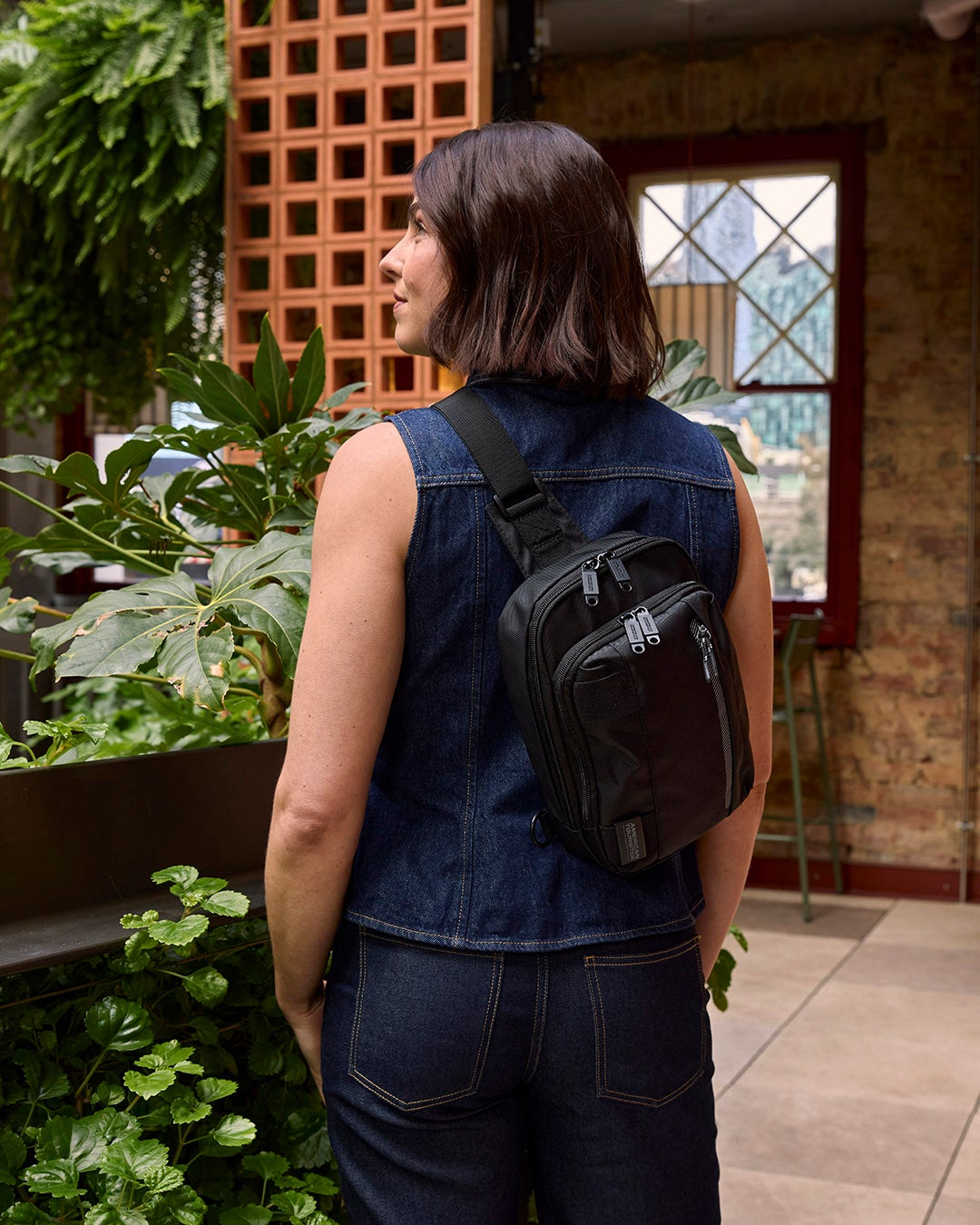 URBAN TRACK CROSSBODY ADJUSTABLE SLING BAG  lifestyle | American Tourister