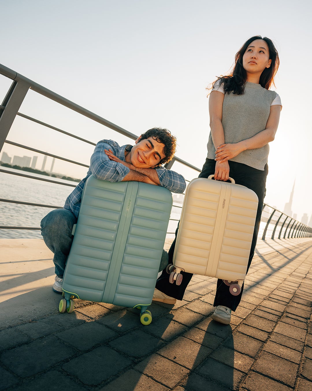 NEOVIBE CARRY-ON SMALL 55CM SUITCASE EXPANDABLE  lifestyle | American Tourister