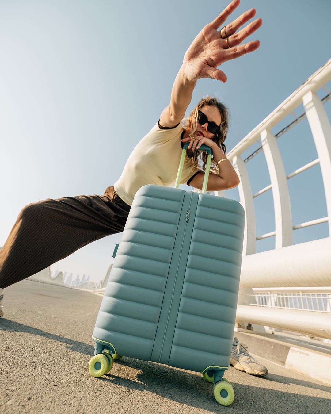 NEOVIBE CARRY-ON SMALL 55CM SUITCASE EXPANDABLE  lifestyle | American Tourister