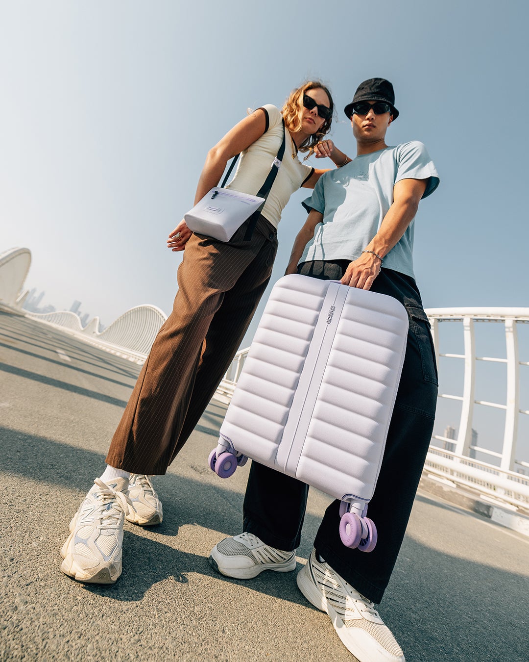 NEOVIBE CARRY-ON SMALL 55CM SUITCASE EXPANDABLE  lifestyle | American Tourister